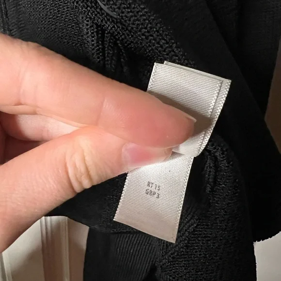 St. John Black Cropped Cardigan - Picture 11 of 11